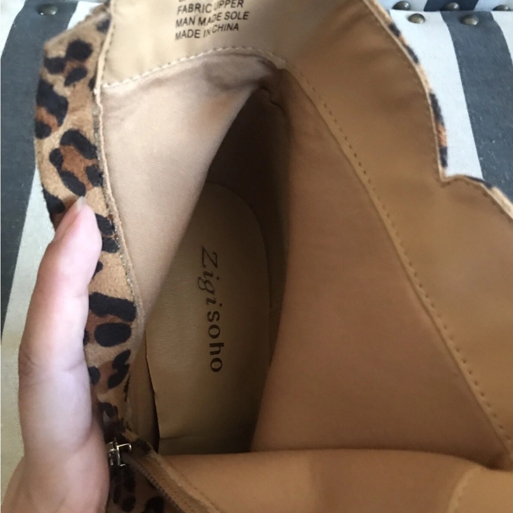Zigi Soho Savida Leopard Print Heeled Ankle Boots - Picture 10 of 12